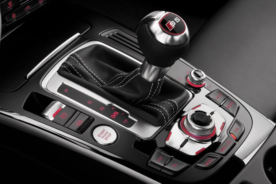 Детали интерьера Audi S5 Sportback 2011 года  (WW) (фото 35 из 40)